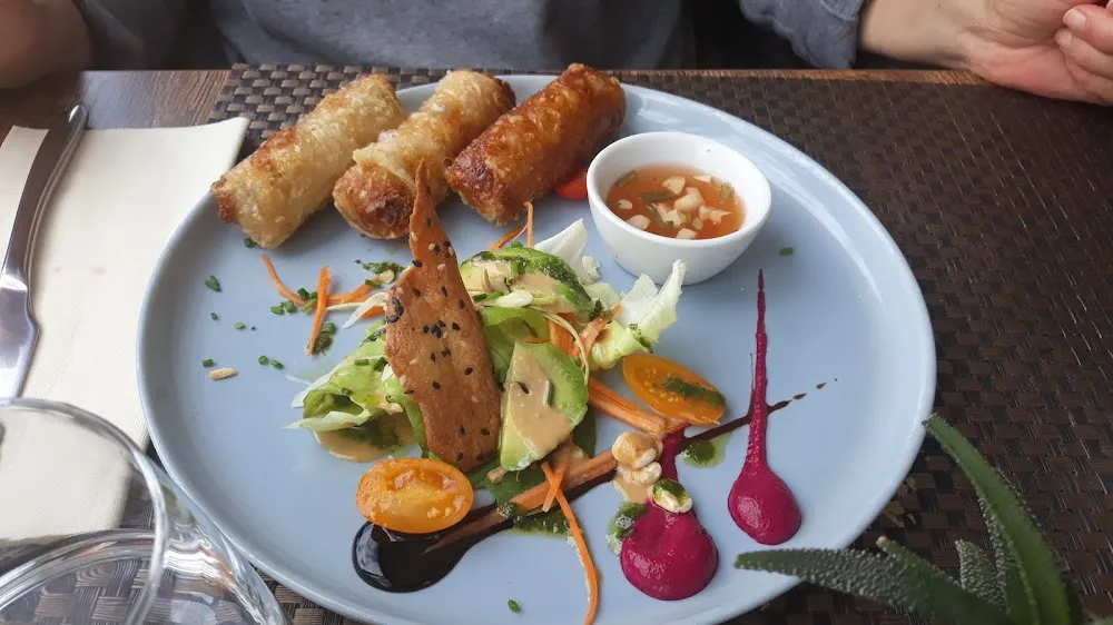 Nem de Crabe Et Crevette Sauce Aigre Douce